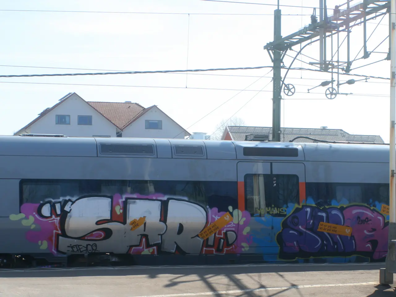 Workshop on Graffiti Art: Lively Eyeballs Showcased at Arnsberg Railway Station