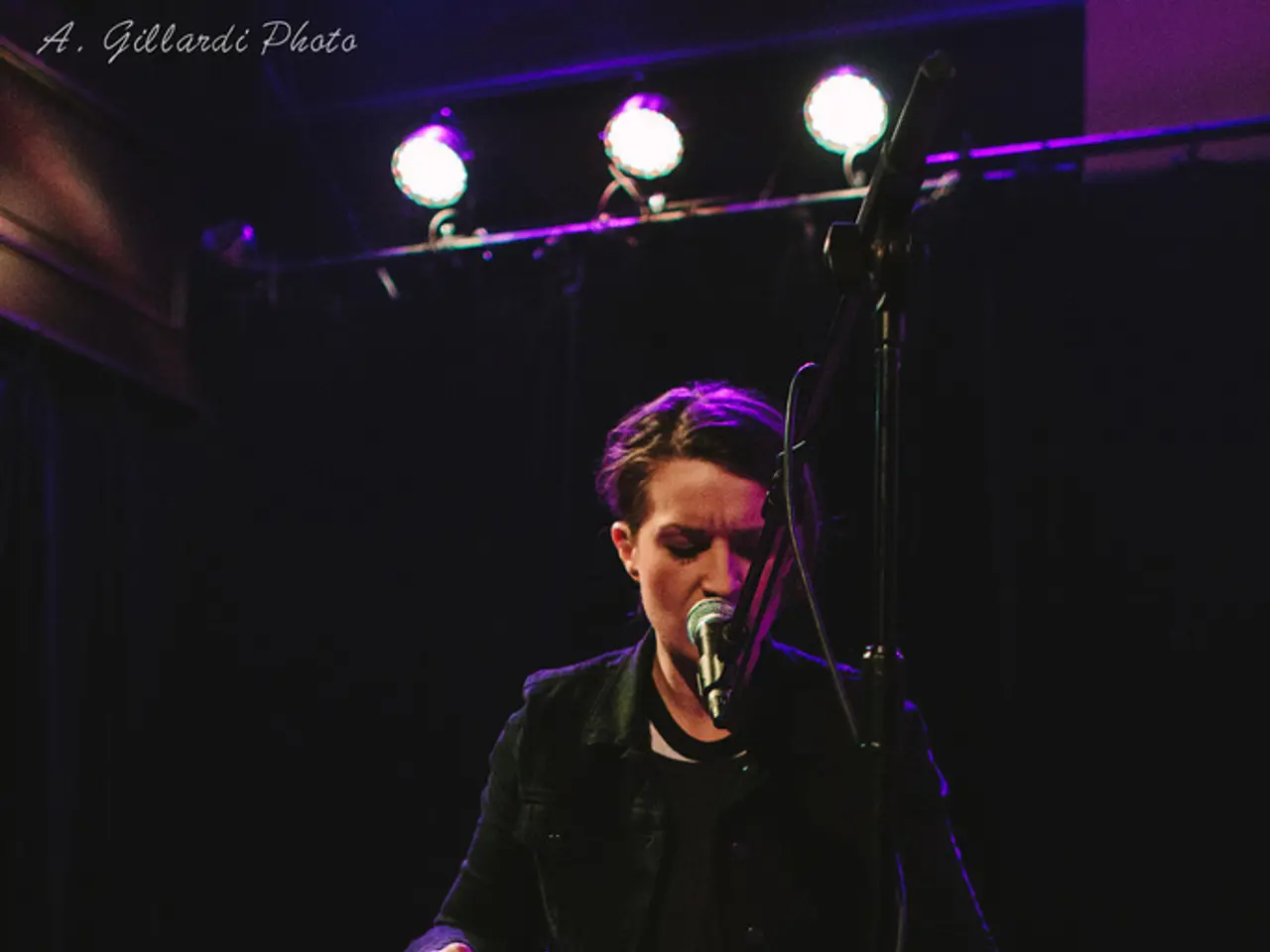 Gaming room's plush recliner currently enjoys a price drop of $120