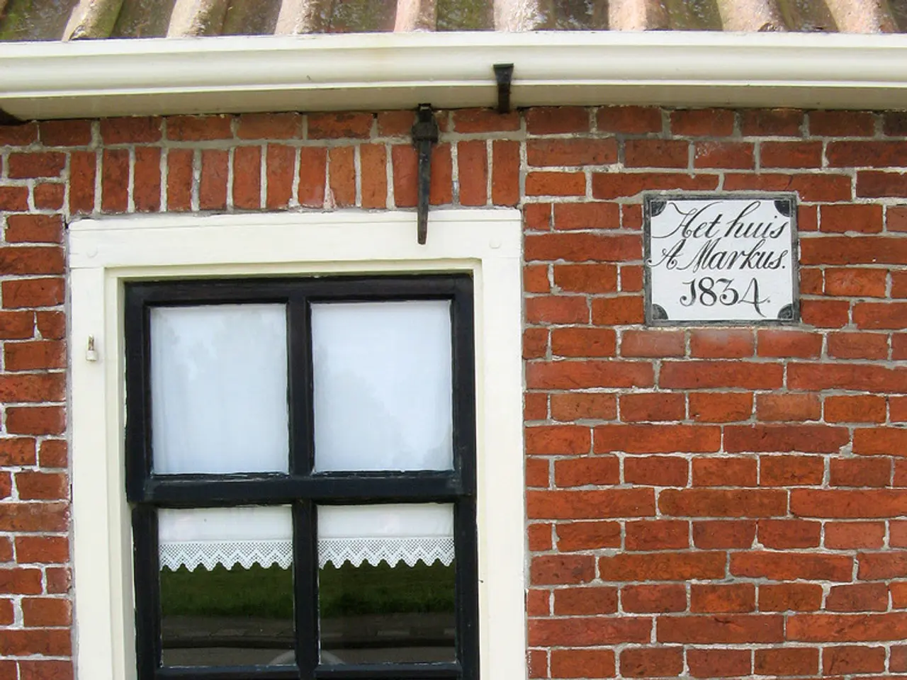 Gardening enthusiasts are employing an unusual decorative method: hanging shower curtains in their...