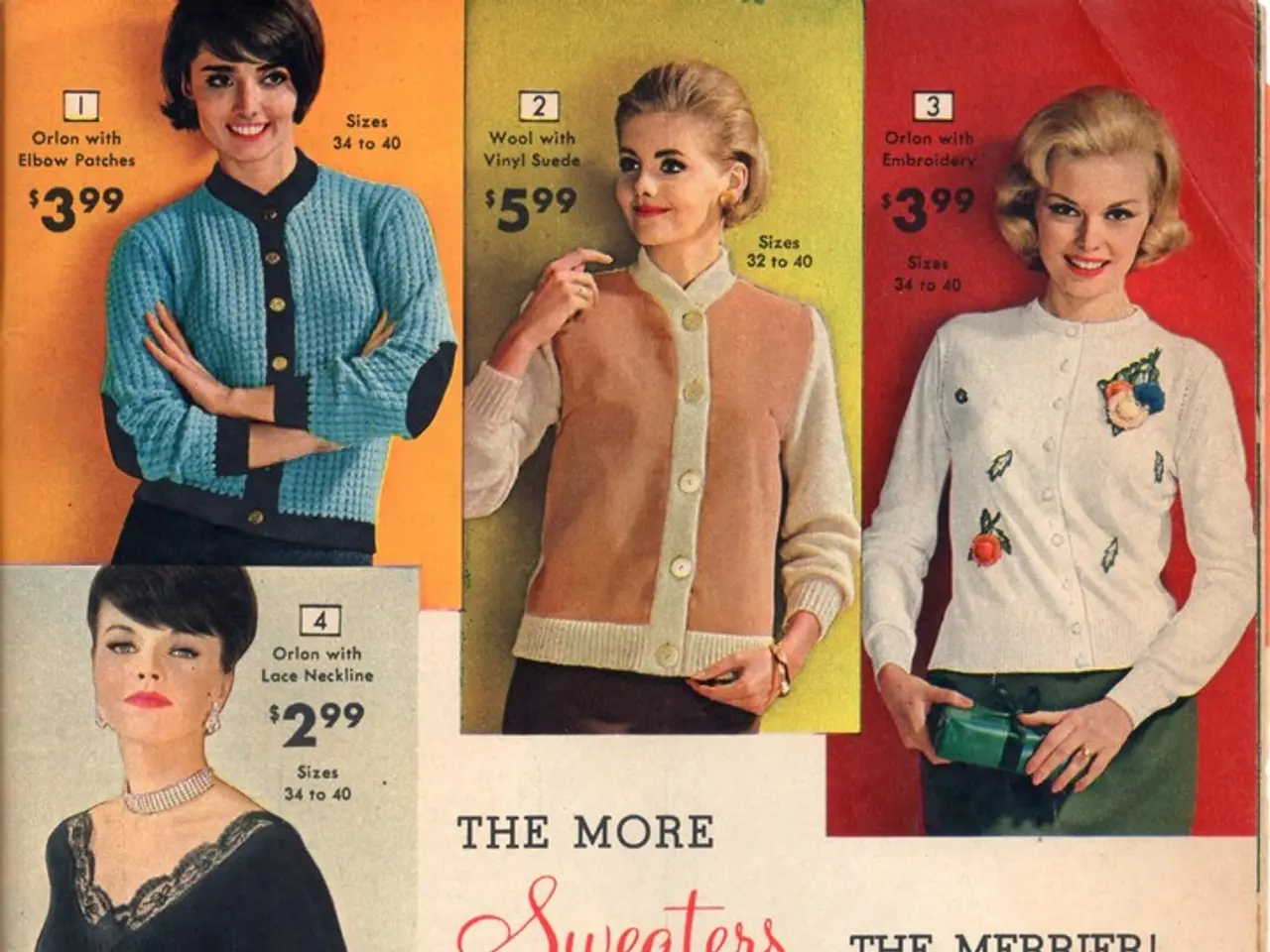 Autumn Styling Essentials: Women's Sweaters and Scarves for Achieving Chic Layered Looks