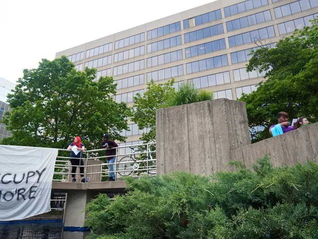 Open-air Display Held over Halles' Saalebrücken on Gravel Plains