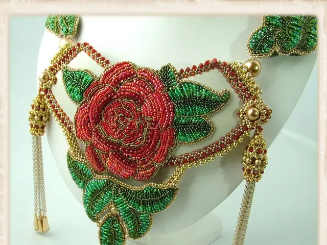 Amanda Holden dons polka dots, pairing the royal-preferred pattern with white heels and expensive...