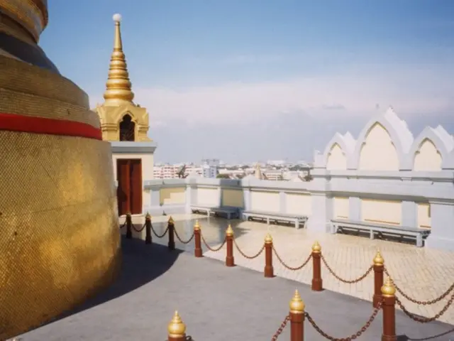 Redesigning Skyward Abodes: Interior Decorating Dubai's Rooftops