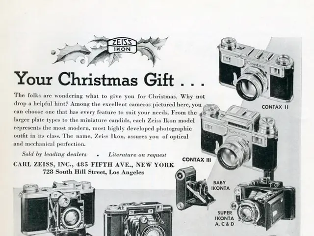 Tecno Camon 40 Premier highlighting India Day with vibrant colors