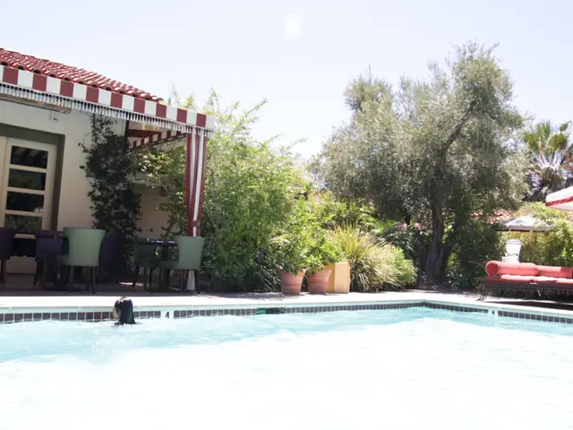 Submerged Lounge Areas in Pools: The Current Trend in Customized Pools