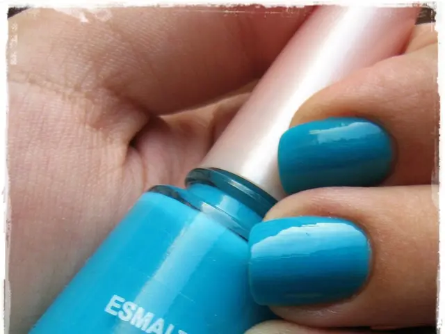To match the vibrant hue of tranquil turquoise oceans, choose Essie's Riviera Rush for your nail...