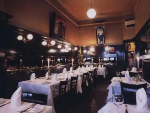 Comfortable Living Room Enhancements: 19 Items Guaranteed to Instill a Warm, Cozy Atmosphere