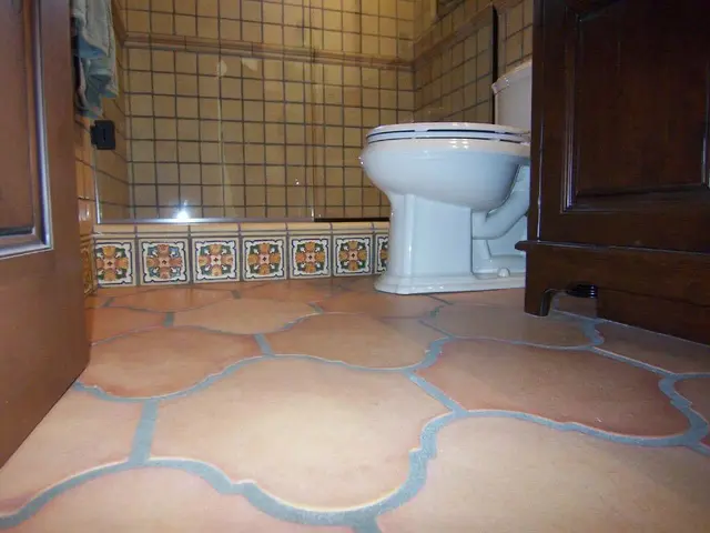 Toilet Odor Elimination: 200 milliliters flush down cottage toilet, odor vanishes within two hours.
