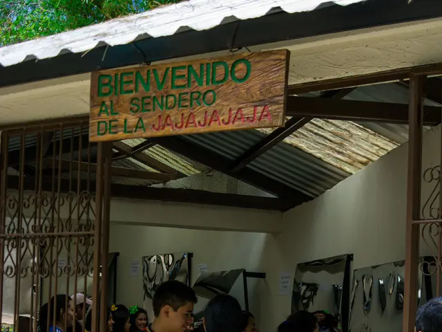 AI-enhanced Edge Technology Revolutionizing Retail Management