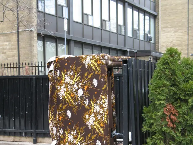 Landscaper Routinely Paints Garden Fences in an Unconventional Hue - Reasons Explained