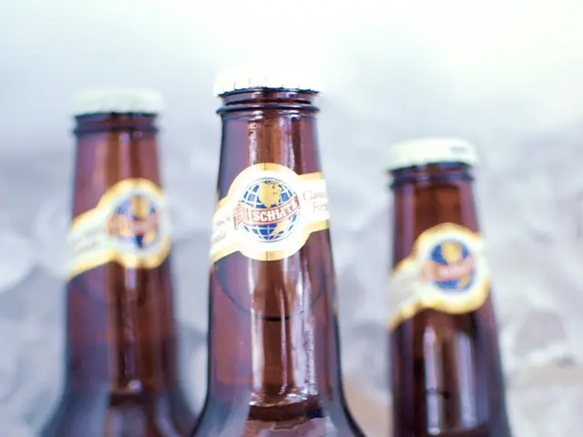 Is it preferred to use round or square ice cubes in your beverage?