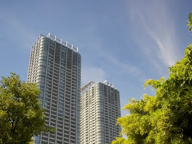 Adventurer Tackles 'Hut Bagging' Feat in New Zealand