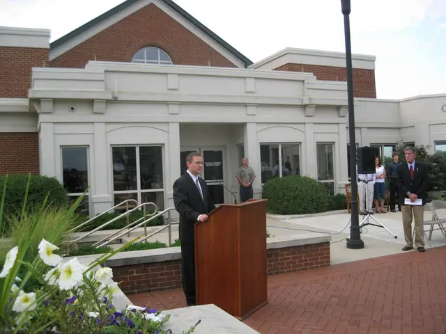 Discussion on Talking Gardens podcast, featuring Alan Titchmarsh